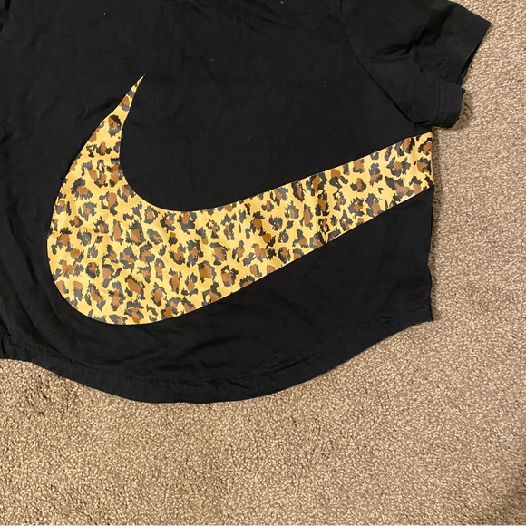 Nike Crop Top Size Medium Black Leopard Big Swoosh Round Hem - Picture 3 of 8
